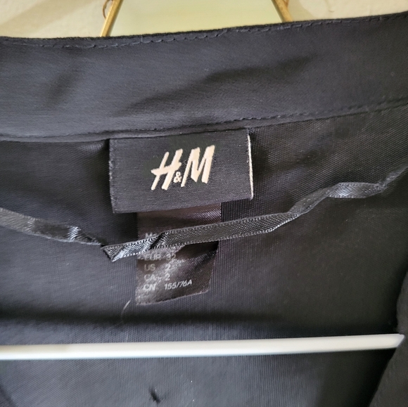 H&M Black Ruffled Mini Dress - Picture 4 of 8